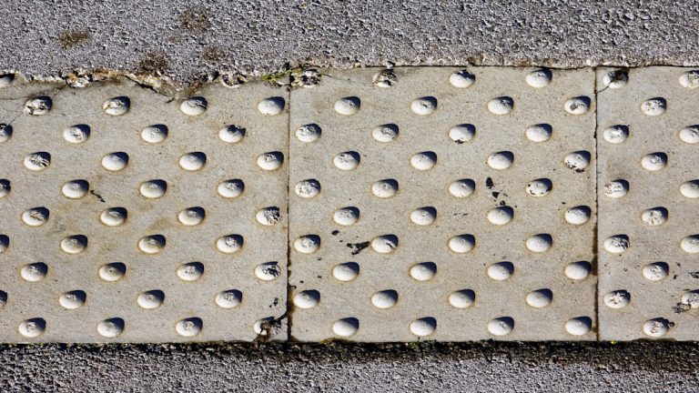 Dalle béton : Guide d&rsquo;achat pour votre terrasse idéale